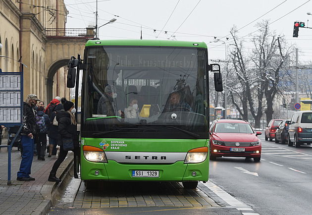 Autobusy na Teplicku už jezdí podle řádů, kraj uloží dopravci další pokutu