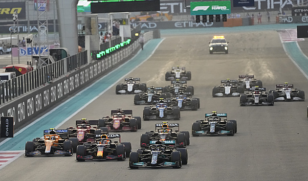Sprinty v F1 posilují pozici, bodovat bude osm nejrychlejších místo tří