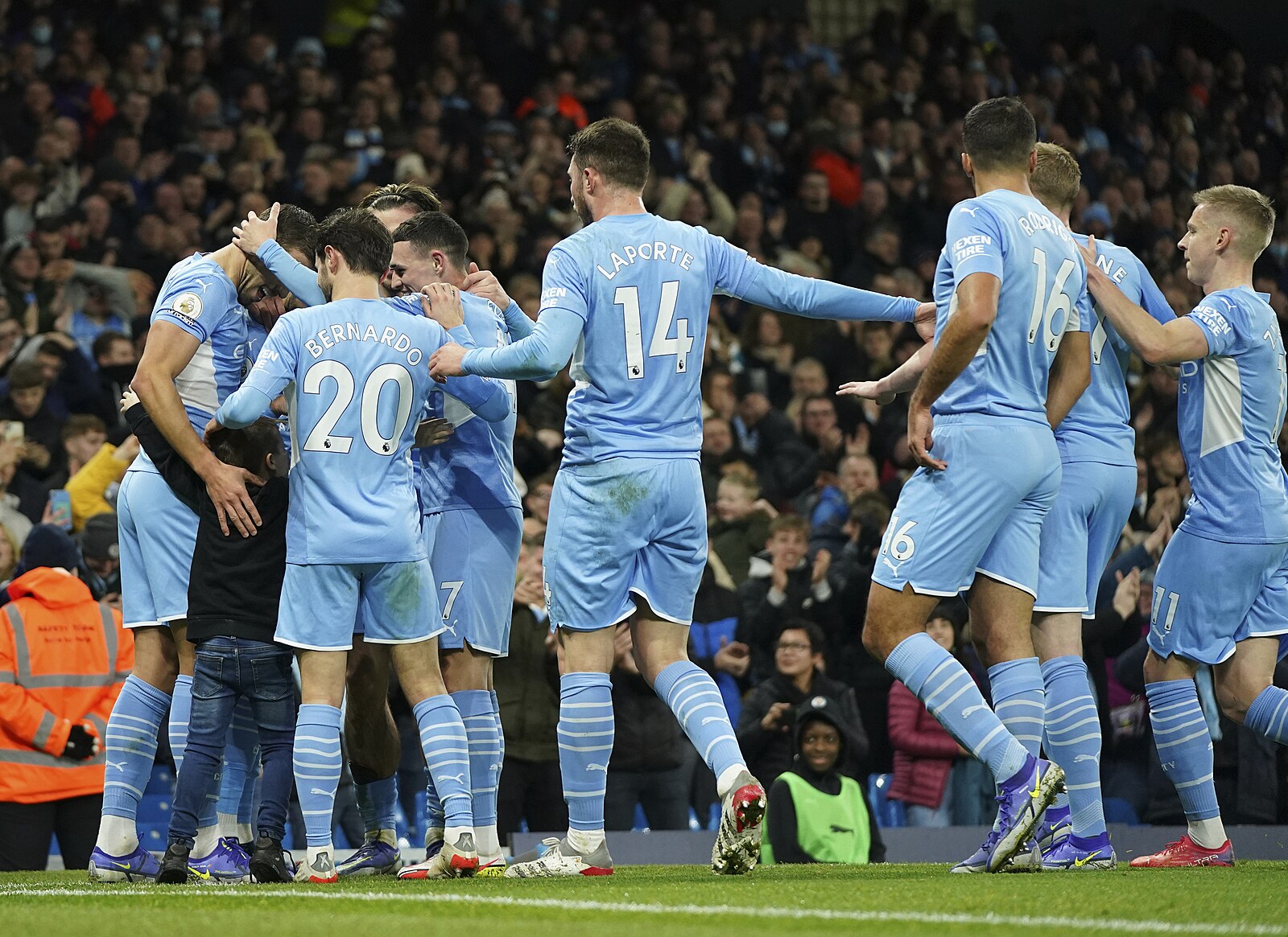 Manchester City nasázel doma Leedsu sedm branek, dva góly dal De Bruyne