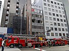 Pi poáru výkové budovy v japonské Ósace nejspíe zahynulo 27 lidí a jeden...