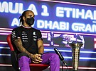 NA TISKOVÉ KONFERENCI. Lewis Hamilton s Maxem Verstappenem ped rozhodující...
