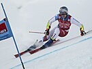 Marco Odermatt v obím slalomu ve Val d'Isere.