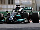 Lewis Hamilton z Mercedesu v tréninku na Velkou cenu Abú Zabí F1.