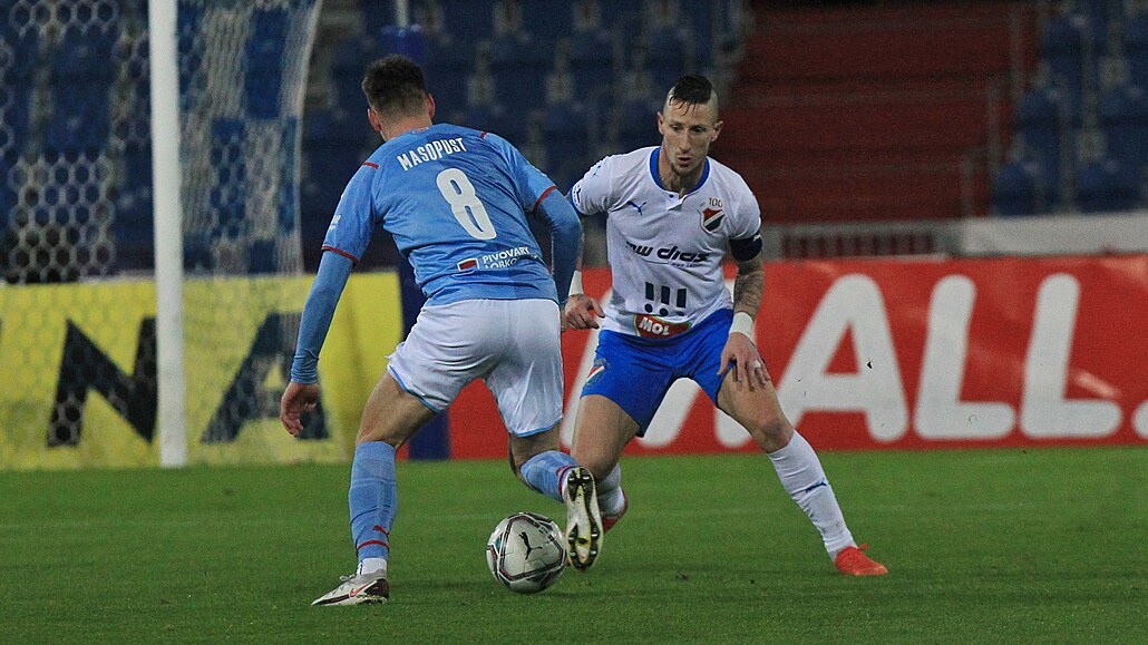 Ostrava - Slavia 3:3, drama v závěru, v nastavení Mandous chytil penaltu