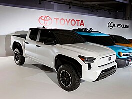 Studie elektrického pickupu Toyota