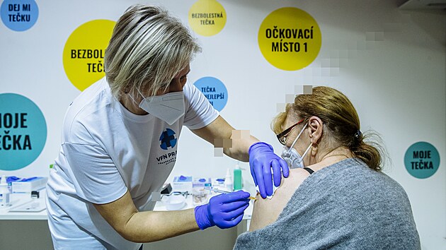 V pražském obchodním domě Kotva se v pondělí dopoledne otevřelo další očkovací...