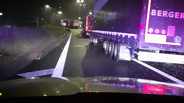 Policist� z d�lni�n�ho odd�len� Velk� Beranov ve �tvrtek �asn� r�no zjistili 40 p�estupk�, kter� se t�kaly nedovolen�ho st�n�.