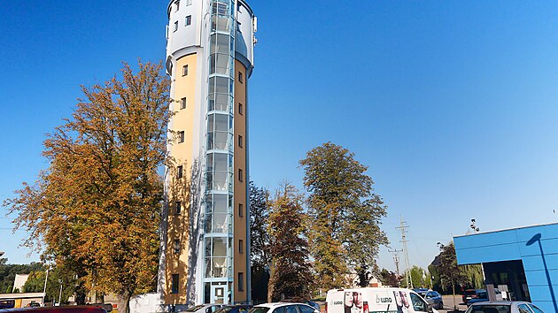 Nevyuvan elezobetonov vodojem postaven ve 30. letech minulho stolet zdaile pestavli v Bohumn na rozhlednu s restaurac a penzionem. Architektonick unikt pojmenovan Penzion ve vi byl oteven koncem ledna 2006.