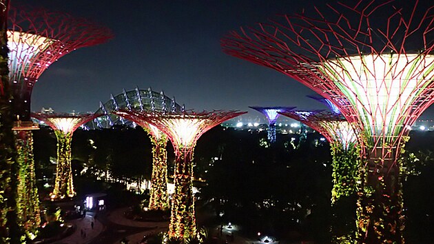 Viktora Kravjanskho uchvtil Singapur svoj modernost a mnostvm zelen.
