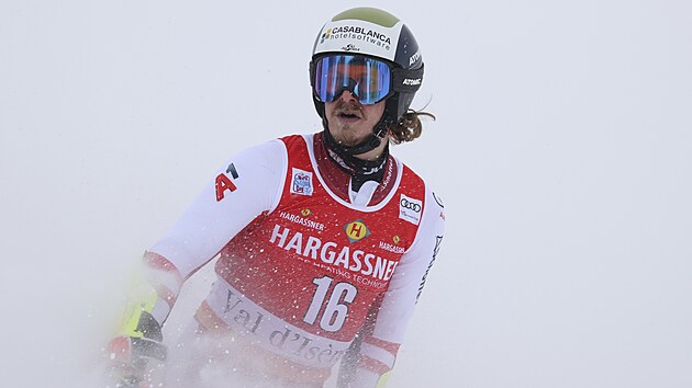 Manuel Feller v c�li ob��ho slalomu ve Val d'Isere