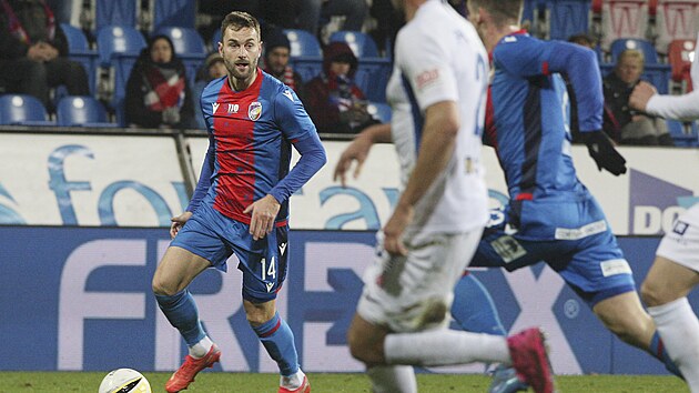 Plze�sk� obr�nce Radim �ezn�k v utk�n� proti Liberci