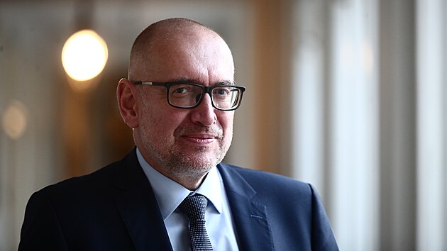 Mikul Bek je od prosince 2021 je ministrem pro evropsk zleitosti ve vld Petra Fialy. (18. prosince 2021)