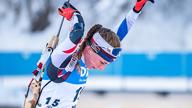 Jessica Jislov manipuluje s malorkou ve sthacm zvod v Le Grand-Bornand.