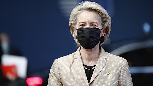 Pedsedkyn Evropsk komise Ursula von der Leyen ped zasednm Evropsk rady. (16. prosince 2021)