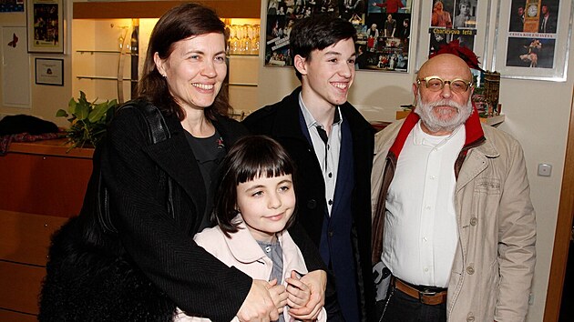 �Narodila jsem se v l�t� 1970. M�m dv� d�ti, jednoho man�ela a ko�ku za oknem,� p�e
o sob� na webu Petra Goldflamov� �t�tinov�. �Jsme spolu u� p�tadvacet let a zat�m to se
mnou �ena � na�t�st�!!! � vydr�ela,� dod�v� jej� man�el.