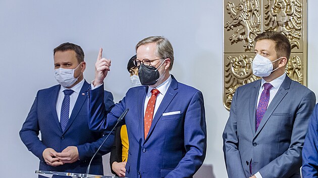 Designovan premir Petr Fiala na tiskov konferenci po jednn s prezidentem Miloem Zemanem o ustaven nov vldy (13. prosince 2021)