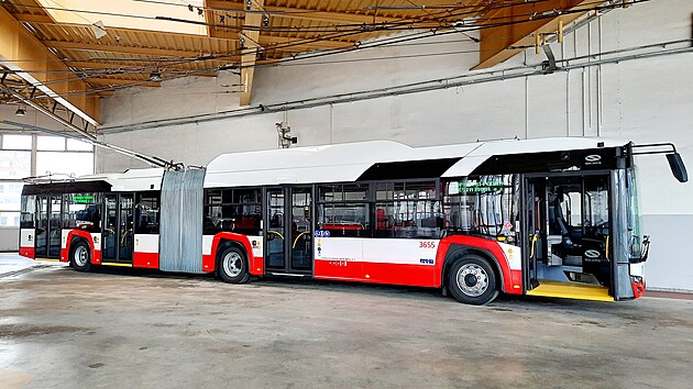 Brno postupn nasazuje do provozu nov kloubov trolejbusy. Do konce roku jich zsk dvacet, bhem ptho roku chce nakoupit jet jednou tolik.