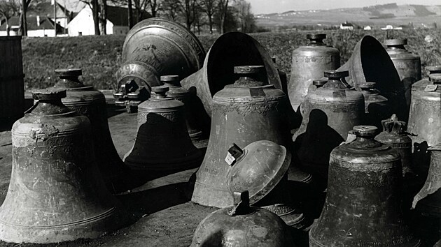 Zvony z celho okol byly za vlky odvezeny z bystickho ndra do Prahy.