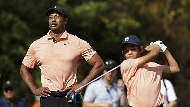 Tiger Woods se synem Charliem na turnaji PNC Championship.