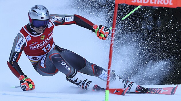 Henrik Kristoffersen v obm slalomu v Alta Badii.