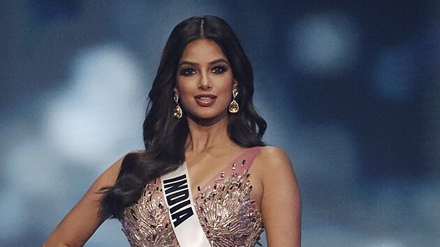 Miss Indie Harnz Sandhu na Miss Universe 2021 (Ejlat, 13. prosince 2021)