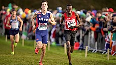 Olympijský vít�z v b�hu na 1500 metr� Jakob Ingebrigtsen (vlevo) prokázal svoji...