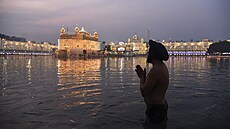 Zlatý chrám v indickém Amritsaru