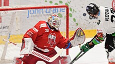 Utkání 31. kola hokejové extraligy: HC Olomouc - BK Mladá Boleslav. Zleva...