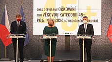 Premiér Andrej Babiš a ministři v demisi vystoupili v pátek ráno na závěrečné...
