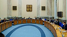 První zasedání nové vlády v praské Strakov akademii. (17. prosince 2021)