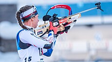 Jessica Jislová se chystá stílet ve stíhacím závod v Le Grand-Bornand.