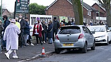 P�ed o�kovacími centry v Británii se tvo�í fronty. Britský premiér Boris...