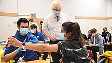 Před očkovacími centry v Británii se tvoří fronty. Britský premiér Boris... | na serveru Lidovky.cz | aktuální zprávy