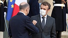 Nmecký kanclé Olaf Scholz a francouzský prezident  Emmanuel Macron (10....