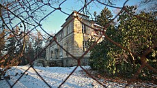 Lesní vilu si v letech 1903 a� 1906 nechal postavit továrník Heinrich Liebieg,
