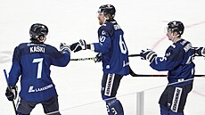 Finští hokejisté slaví gól na Channel One Cupu.