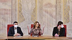 Brn�n�tí radní se po více ne� dvou letech vracejí do sálu, kde jsou zvyklí...