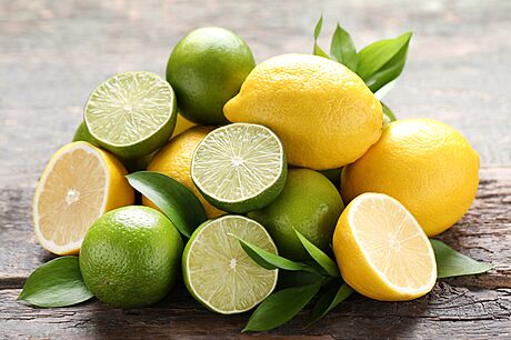 Citrony (lut) a limety (zelen)