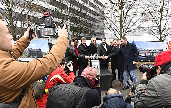 U stanice metra B Nové Butovice v Praze byla 7. prosince 2021 slavnostn...