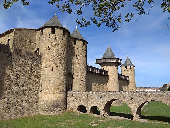 Ve Francii se parta zastavila u znmho hradu Carcassone, kter proslavila...