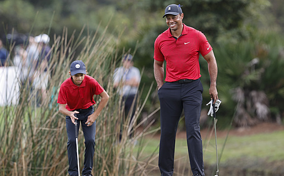 Tiger Woods se synem Charliem,