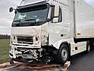 V Pov-Pedhradí na Kolínsku se srazilo nákladní auto s osobním, mu a ena z...