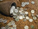 Takka 400 stbrnch minc nali dky nhod v okol hradu Lukov houbai....