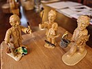 Nov figurky v betlmu ezbe Jaroslava Benee. Zleva Emil Filla, Ji Wolker...