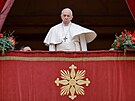 Pape Frantiek pednáí tradiní poselství Mstu a svtu (Urbi et orbi). (25....