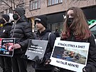 Tichou uli�kou upozor�ovali aktivist� na zab�jen� zv��at kv�li �t�drove�ern�...