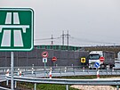 Nov oteven dlnice D11 mezi Hradcem Krlov a Jarom (21. 12. 2021)