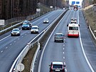 Nová silnice z Plzn do Temoné v jednom míst poklesla. (20. 12. 2021)