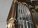 Nov� varhany v kostele Nejsv�t�j�� Trojice v Dob��i za 4,3 milionu korun....