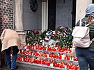 <p>Na Štědrý den vyrazili lidé na Vinohradský hřbitov uctít památku Václava Havla.Brzy si připomeneme den,kdy byl poprvé zvolen prezidentem.Letos to bude již 32 let.Stalo se to 29.12.1989 ve Vladislavském sále na Hradě.</p>